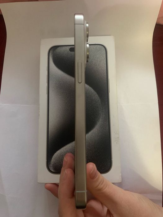 Iphone 15 pro max 256gb impecabil 10/10 cumparat de nou cu factură  la el