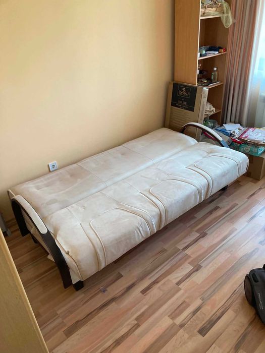 Бежов разтегателен диван + фотьойл