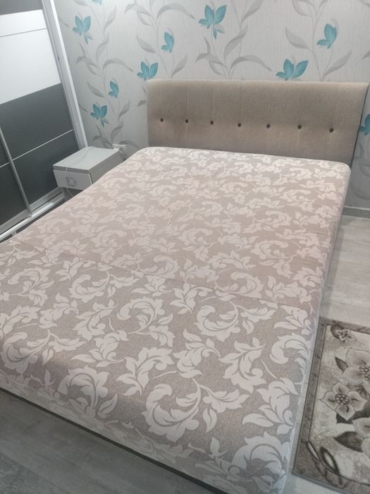 Vând pat matrimonial