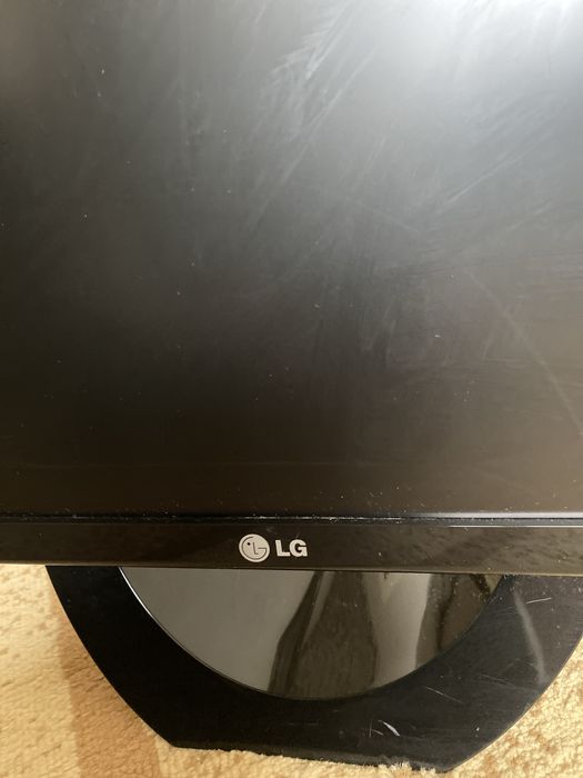 Монитор LG,в много добро състояние