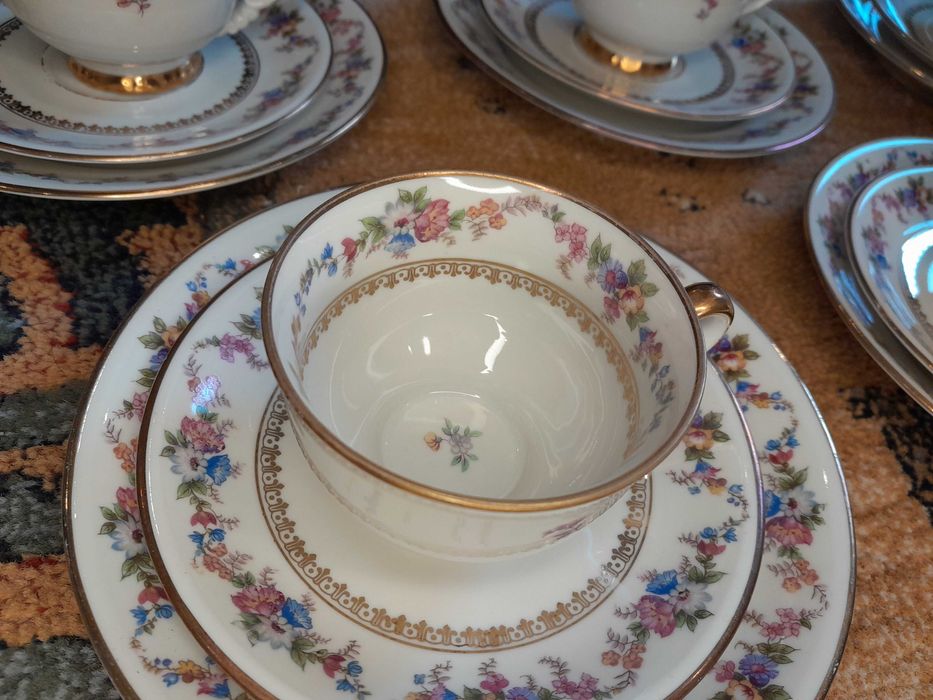 Порцеанов винтидж сервиз