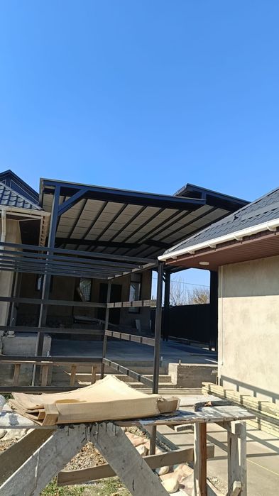 Крыша.  Навес. Сайдинг. Водосточка