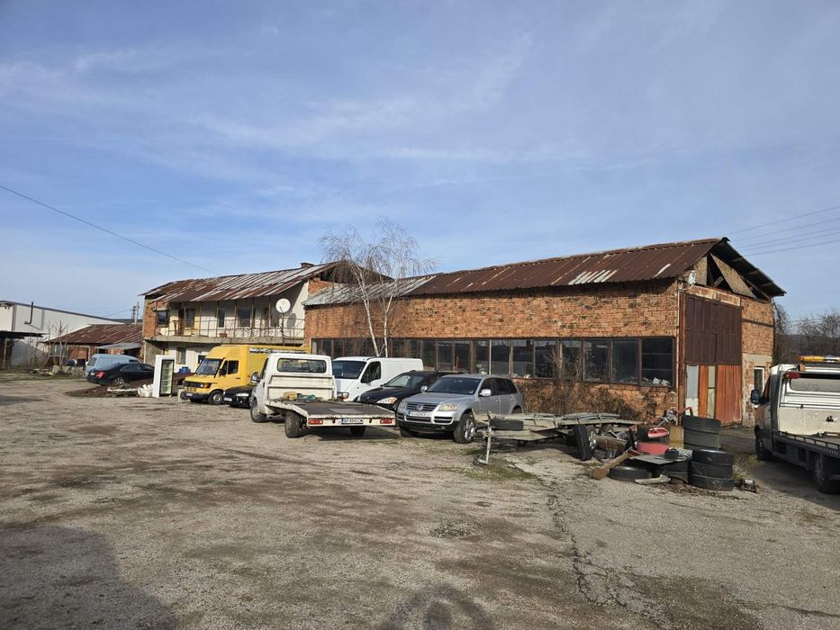 Продава се Промишлена сграда в Враца, Промишлена зона - Изток - 3600 кв.м за 99 €/кв.м - Снимка #1