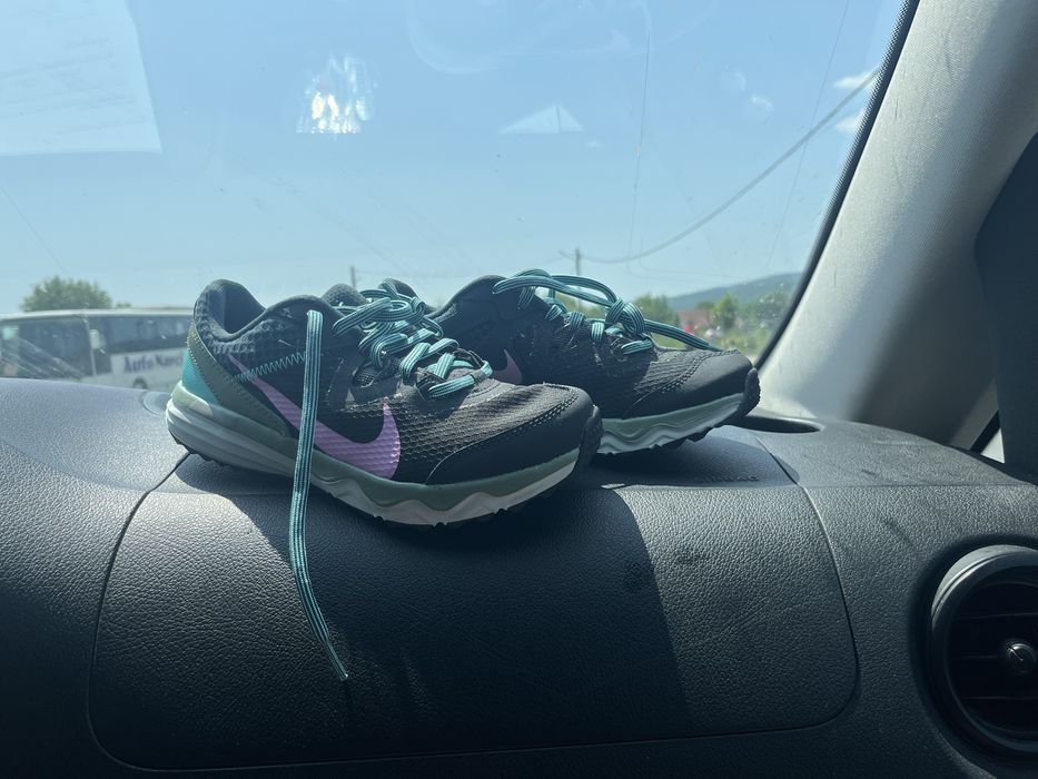 Nike trail adidasi