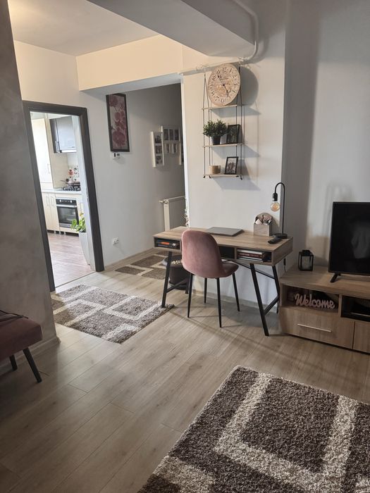 Inchiriez apartament 3 camere