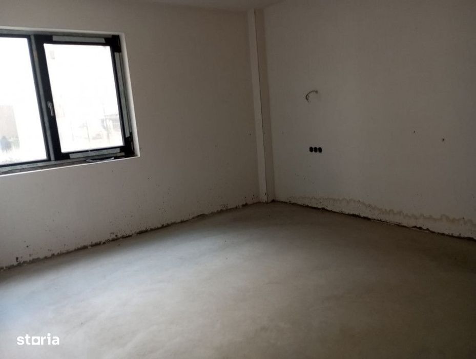 Apartament  3 camere, semifinisat, 93mp, terasa 20mp, parcare, cart So