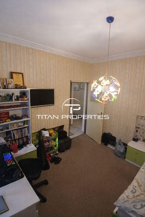 Тристаен апартамент за продажба в кв. Изгрев