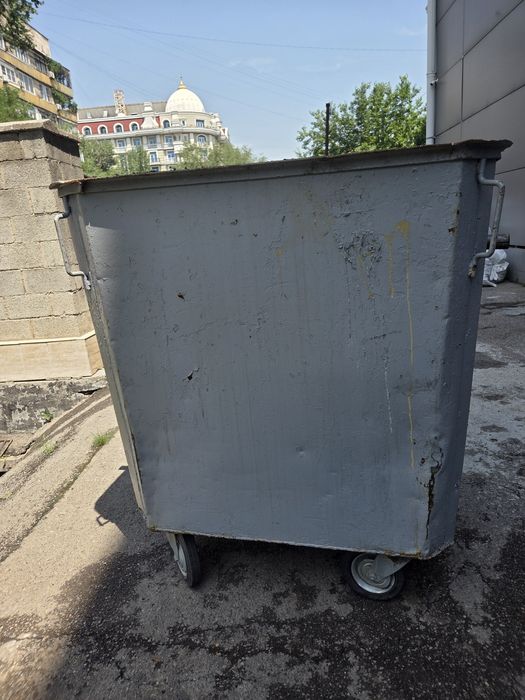 Продам мусорный бак