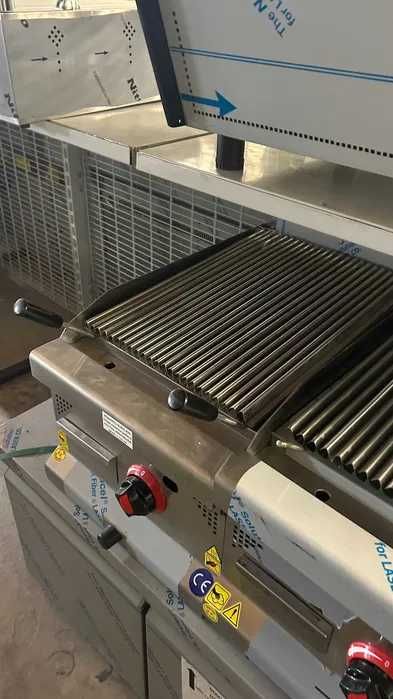 Скара Лаварок Рибена кост на ГАЗ с вулканични камъни.