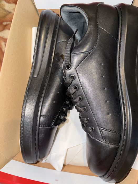 Pantofi piele,noi