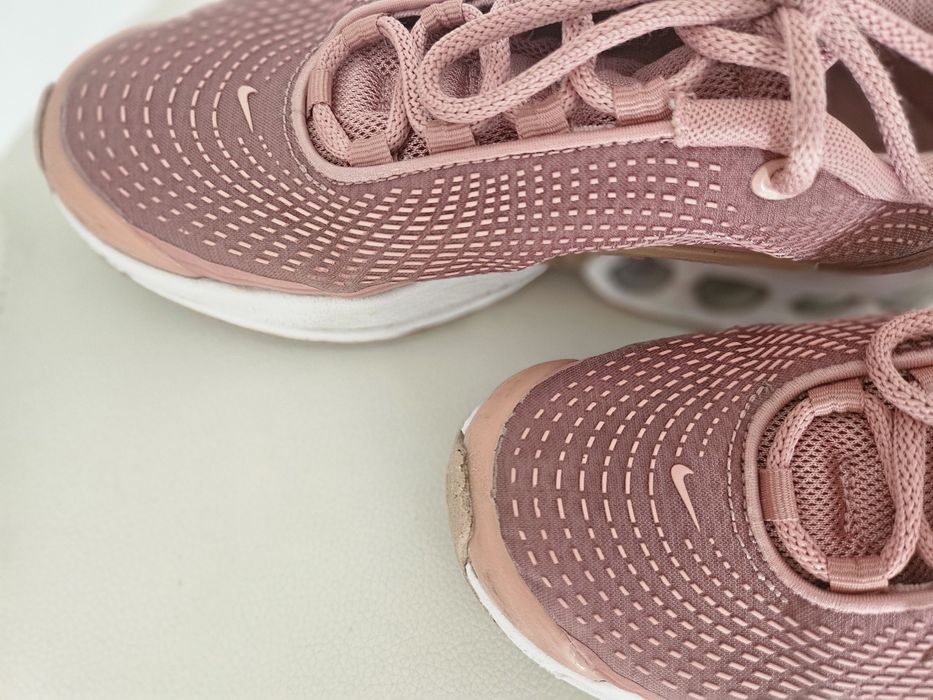 Маратонки  Nike Air Max Dn
"Red Stardust"