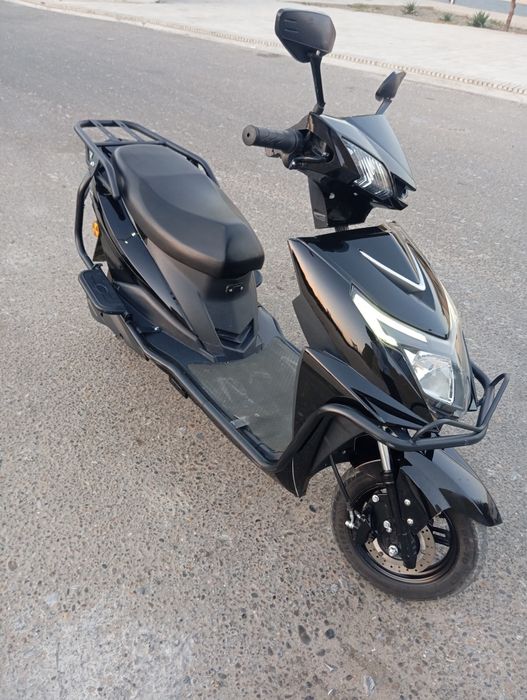 Skuter sotiladi  yangi