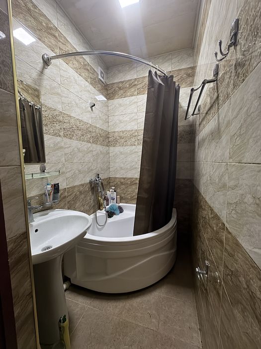 Продаётся уютная 4- комнатная квартира.