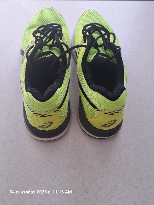 Продам кроссовки Asics оригиналы. Пришли с Европы.