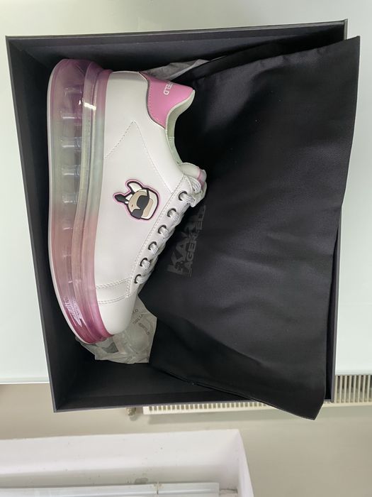 Karl Lagerfeld, model Kapri Kushion Karl NFT Lo Lace