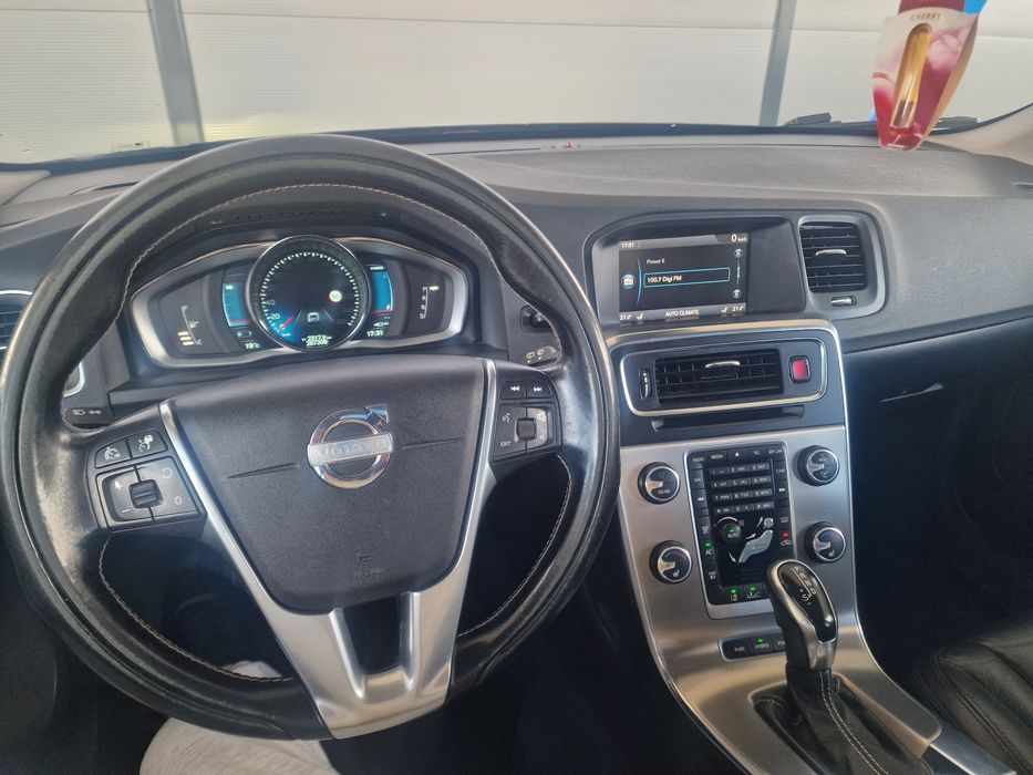 Volvo v60 plug-in hybrid 4x4 283CP