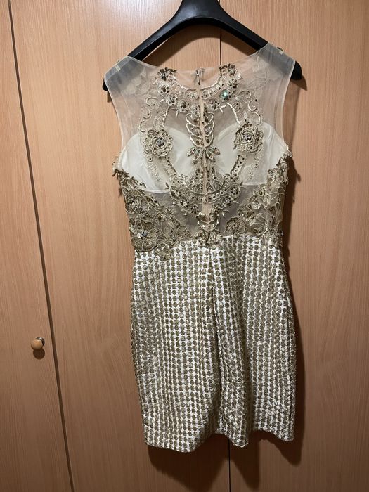 Официална рокля