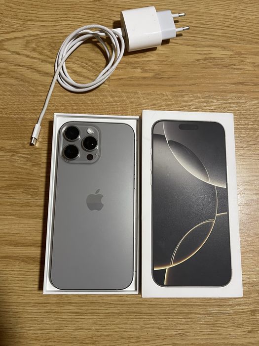 iPhone 16 pro max NATURAL TITANIUM