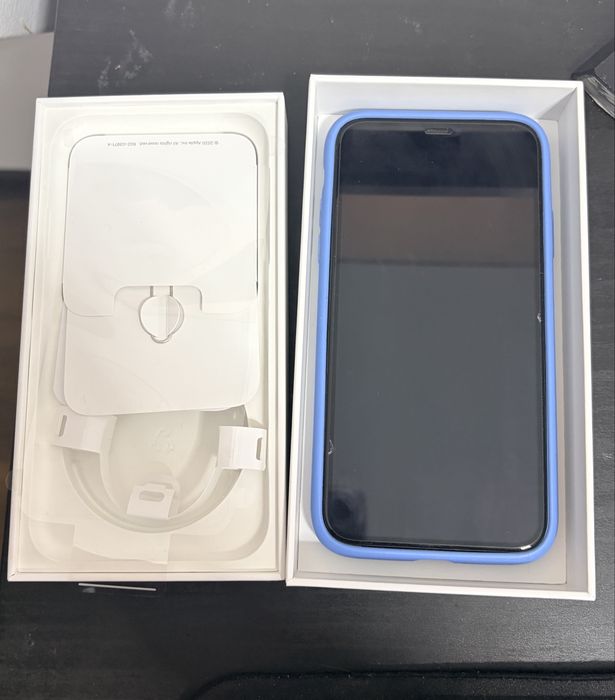 iPhone 11, 64 gb, cutie, factura, din 2022