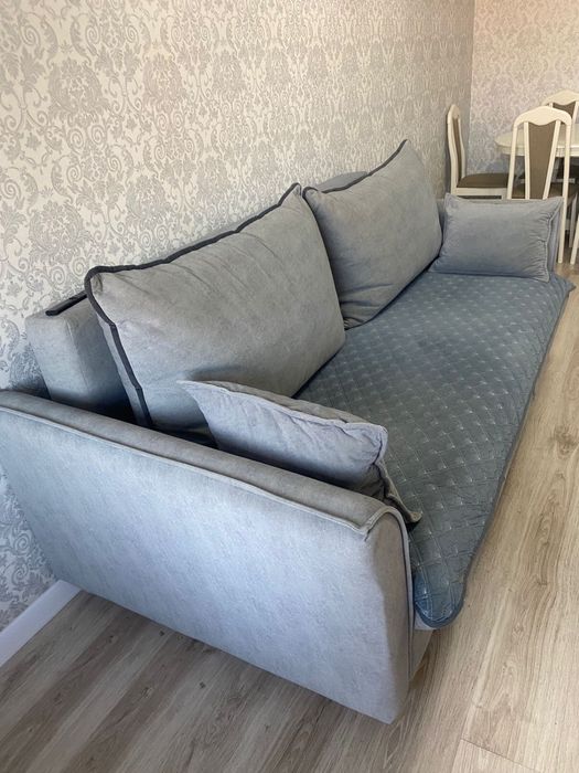 Диван для дома серый