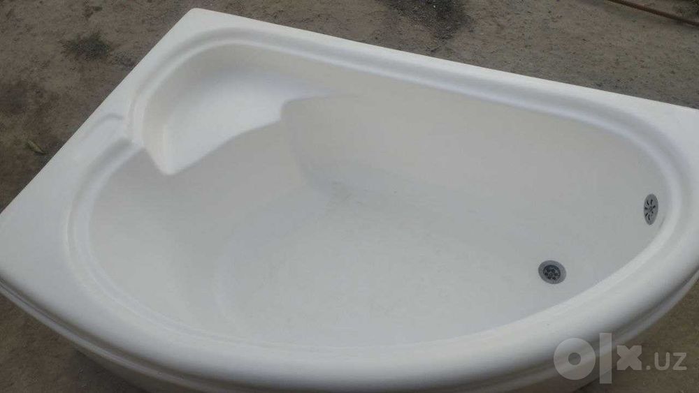 Угловой акрил ванна 150х90 см.