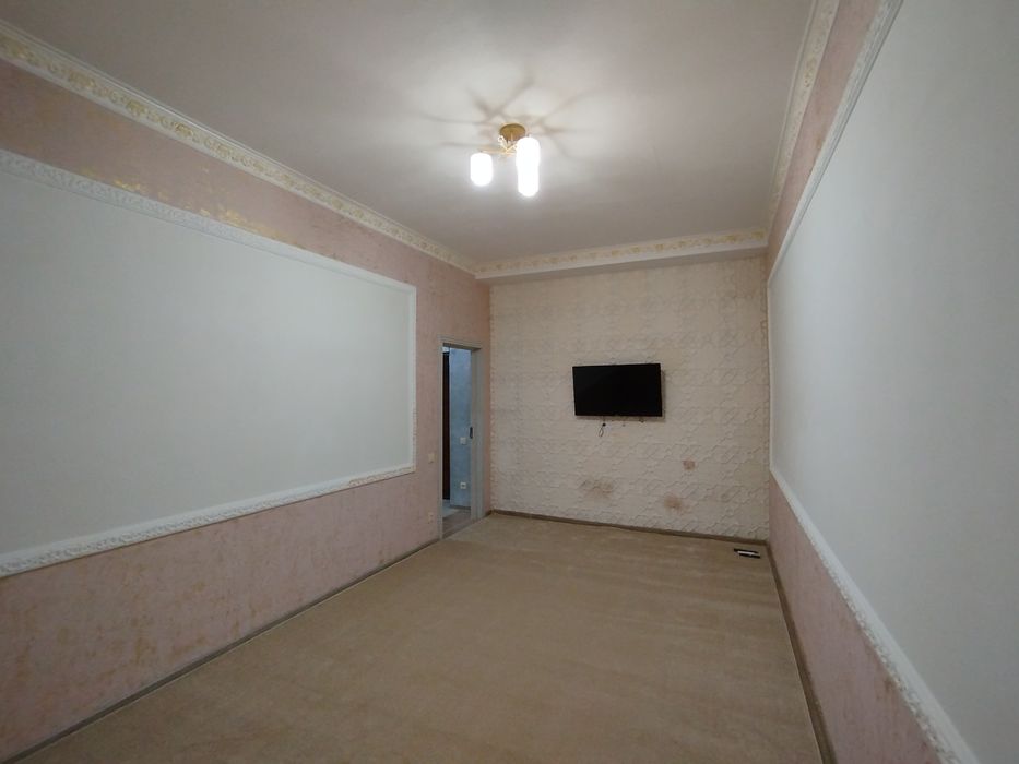 Урганч шахрида 1 каватда 2 хонали квартира ижарага берилади