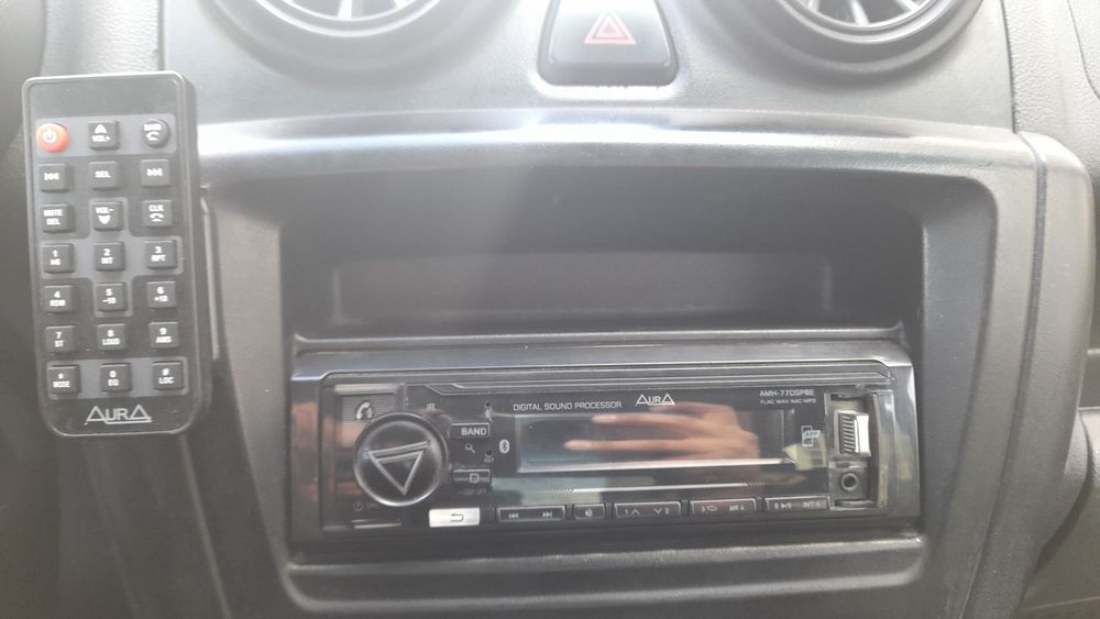 Автомагнитола Aura