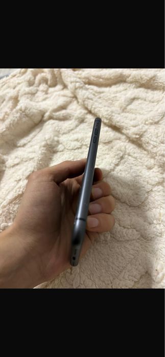 Продам айфон 11