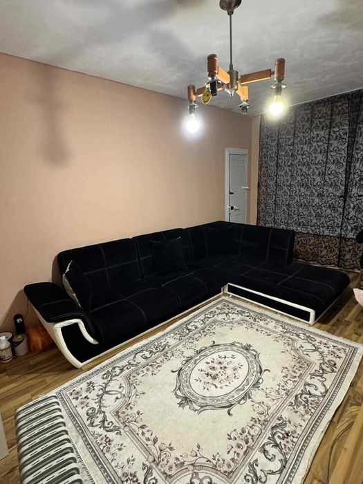 Черен ъглов диван