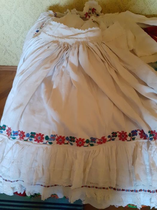 Costum popular autentic