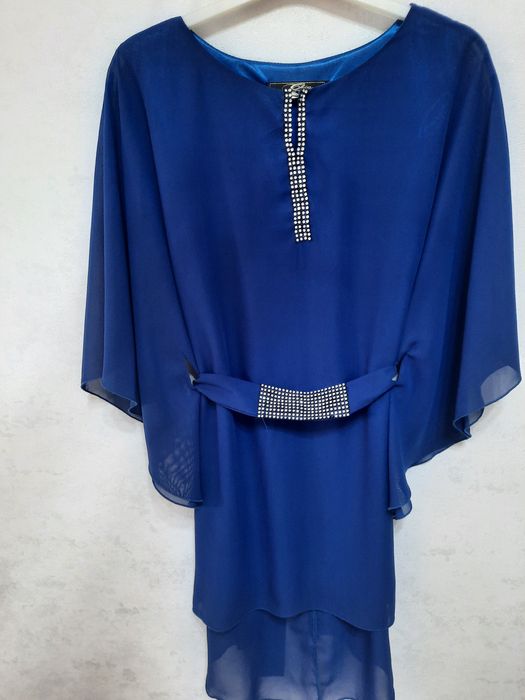 Продам новое платье.