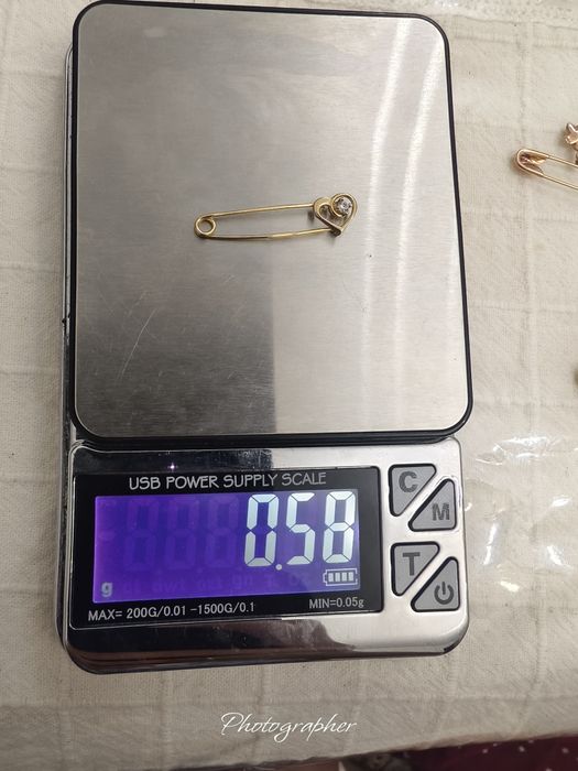 Продам  золото золотой