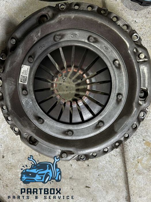 Комплект съединител с твърд маховик VW Golf VI 2012