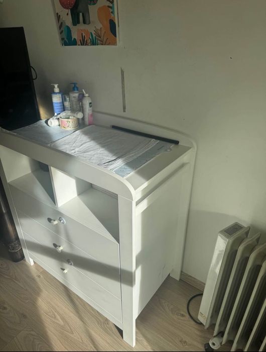 Детско легло, матрак и повивалник