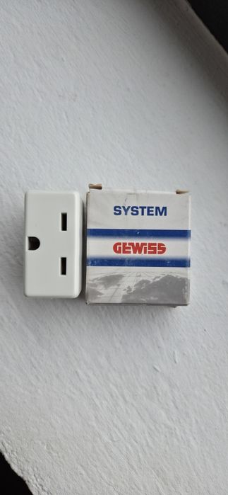 Priză Modulară Gewiss System – Standard USA (Pini Plați) – Nouă