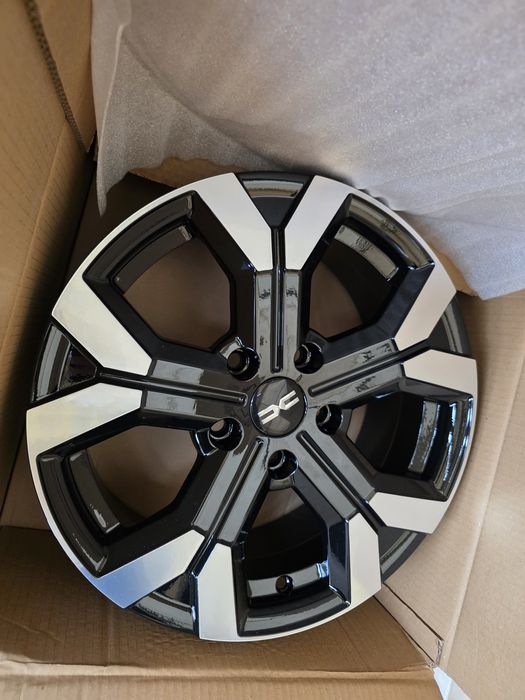 Jante de aliaj pentru dacia duster pe 16 marca rc wheels  model  514