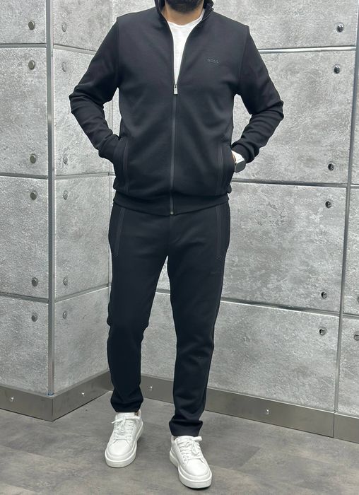 Oferta!! Trening barbati Boss,calitate luxury.Cititi va rog descrierea