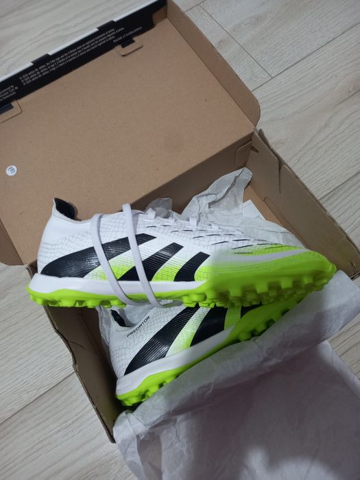 Ghete de fotbal Adidas Predator