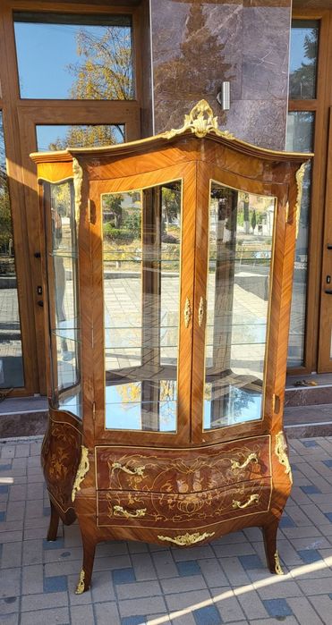 Италианска барокова витрина