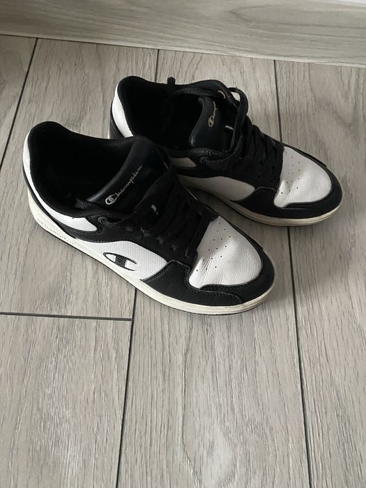 Adidasi albi cu negru