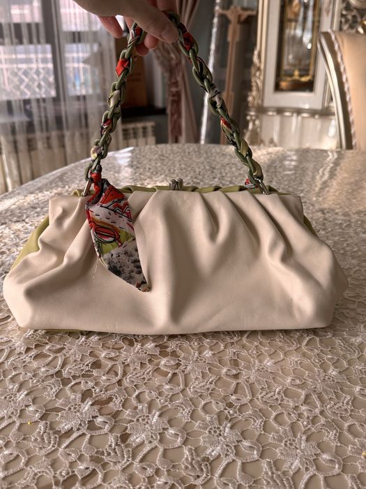 Продам кожаные сумки в хорошем состоянии