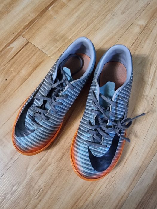 Футболни стоножки Nike mercurial