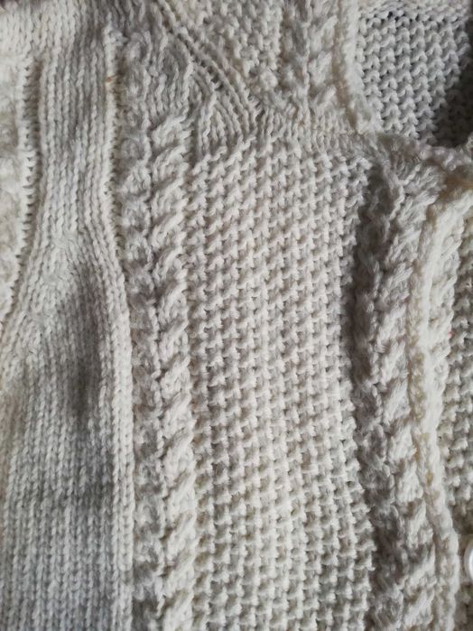 Cardigan din lana cu glugă , marime L,