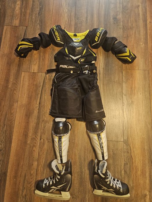 Продавам хокейна екипировка  Warrior