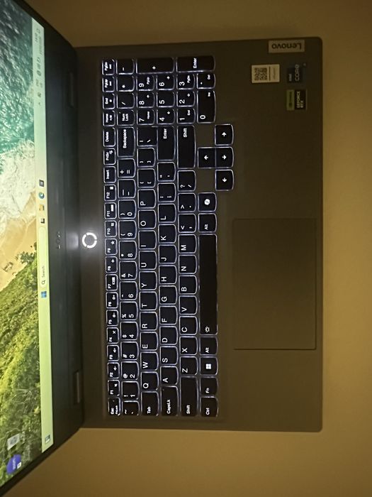 Lenovo LOQ 15IRX9 – i7 gen 13 / 24 gb RAM / RTX 4060 8GB / 1TB ssd