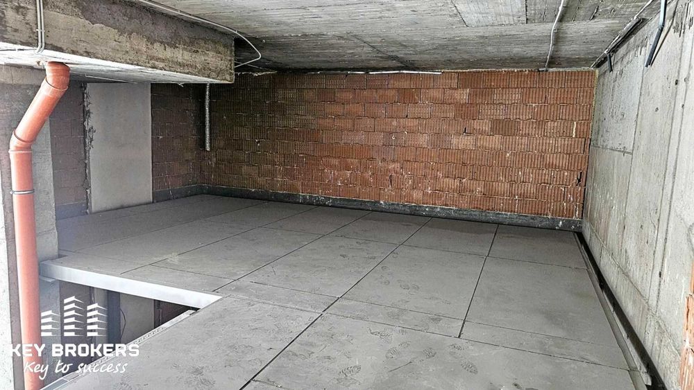 Дава се под наем Офис в Бургас, Славейков - 93 кв.м за 1122 € - Снимка #8