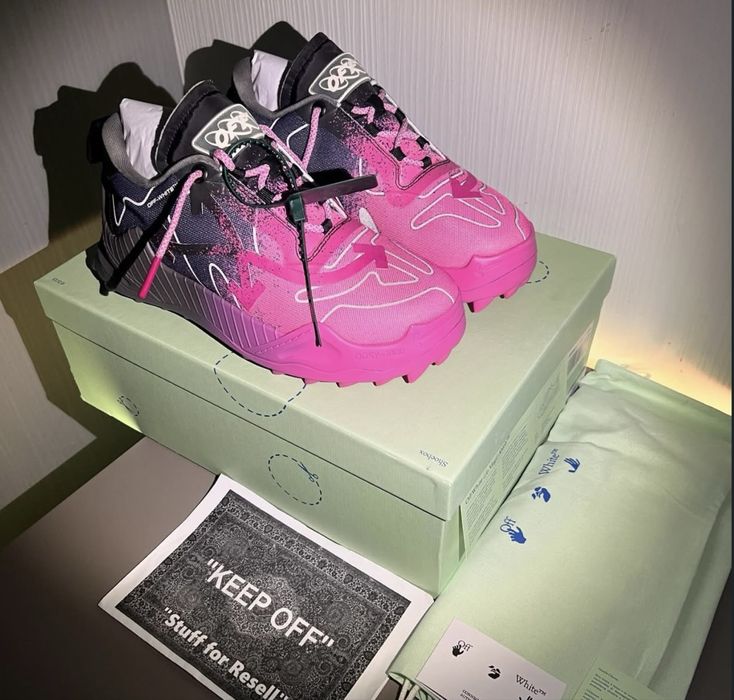 Adidasi off white odsy 1000
