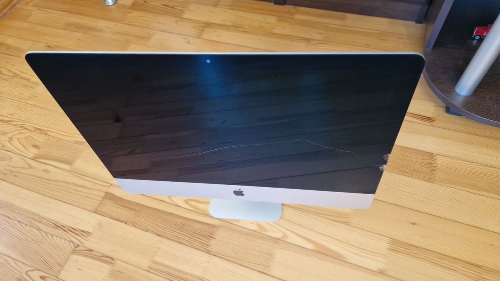 Apple iMac 2019 21,5" 4K с транспортна щета