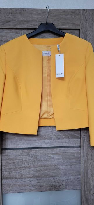 Женский жакет марки "Bessini", новый