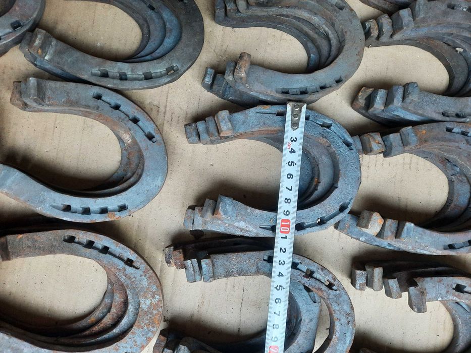 Ковани подкови за коне и магарета